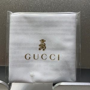 Gucci baby Glasses wipe